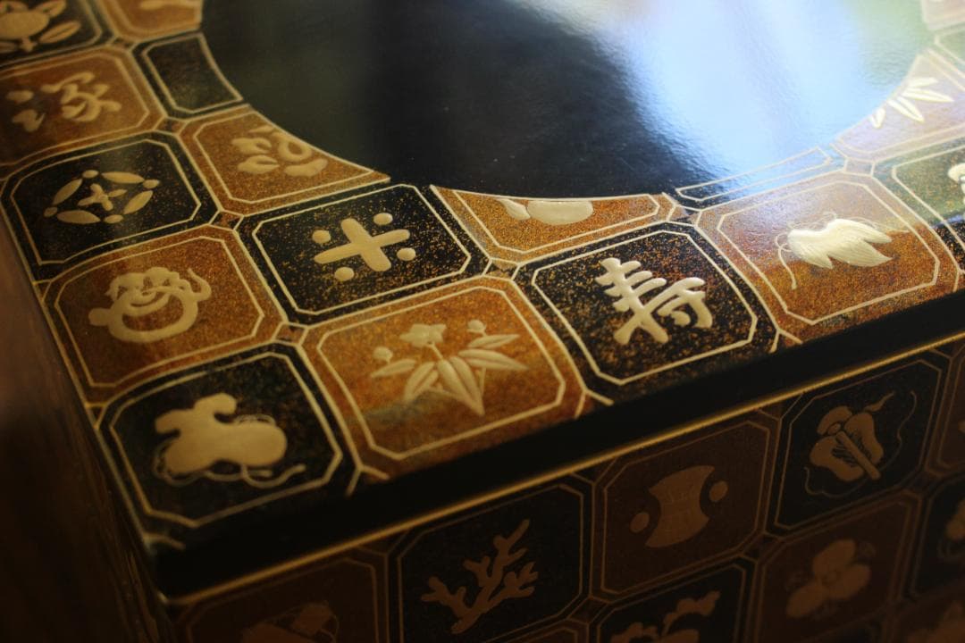 デッドストック！内朱金縁黒漆に極上宝尽蒔絵の映える二段重（検輪島塗重箱お重