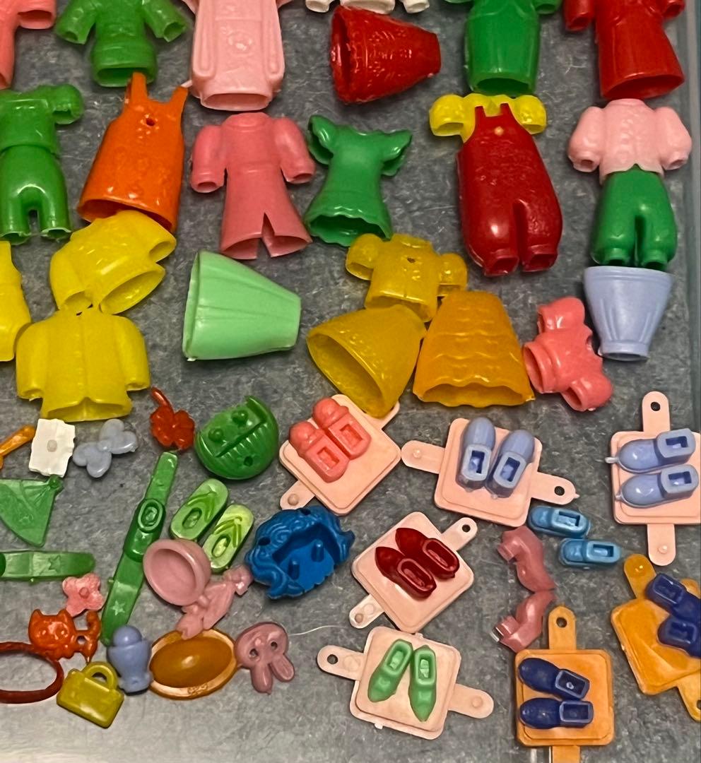 グリコおまけ　パピーちゃんと洋服と小物いろいろ