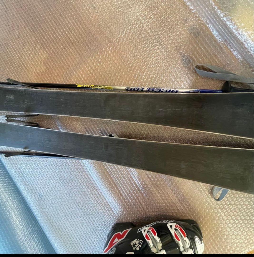 男の子　ジュニア　110cm head 21-21.5cm スキー　ストック付