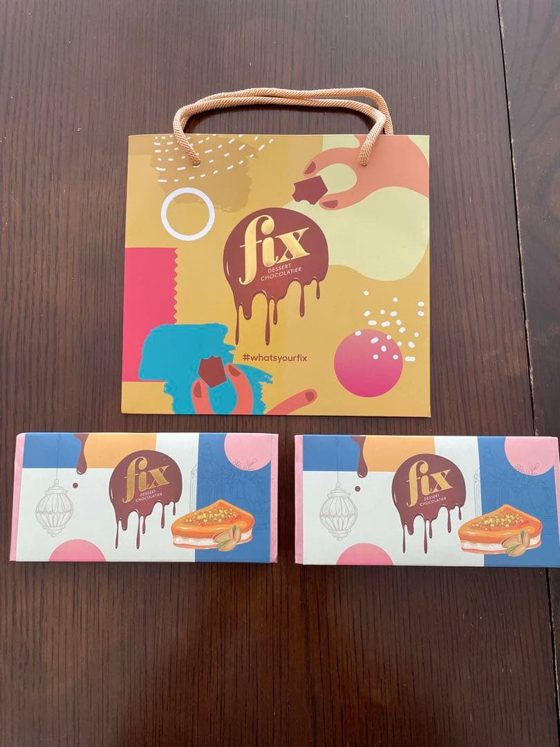 値下げ 2枚セット割 Fixドバイミルクチョコ 純正バッグ付 ドバイ空港で購入