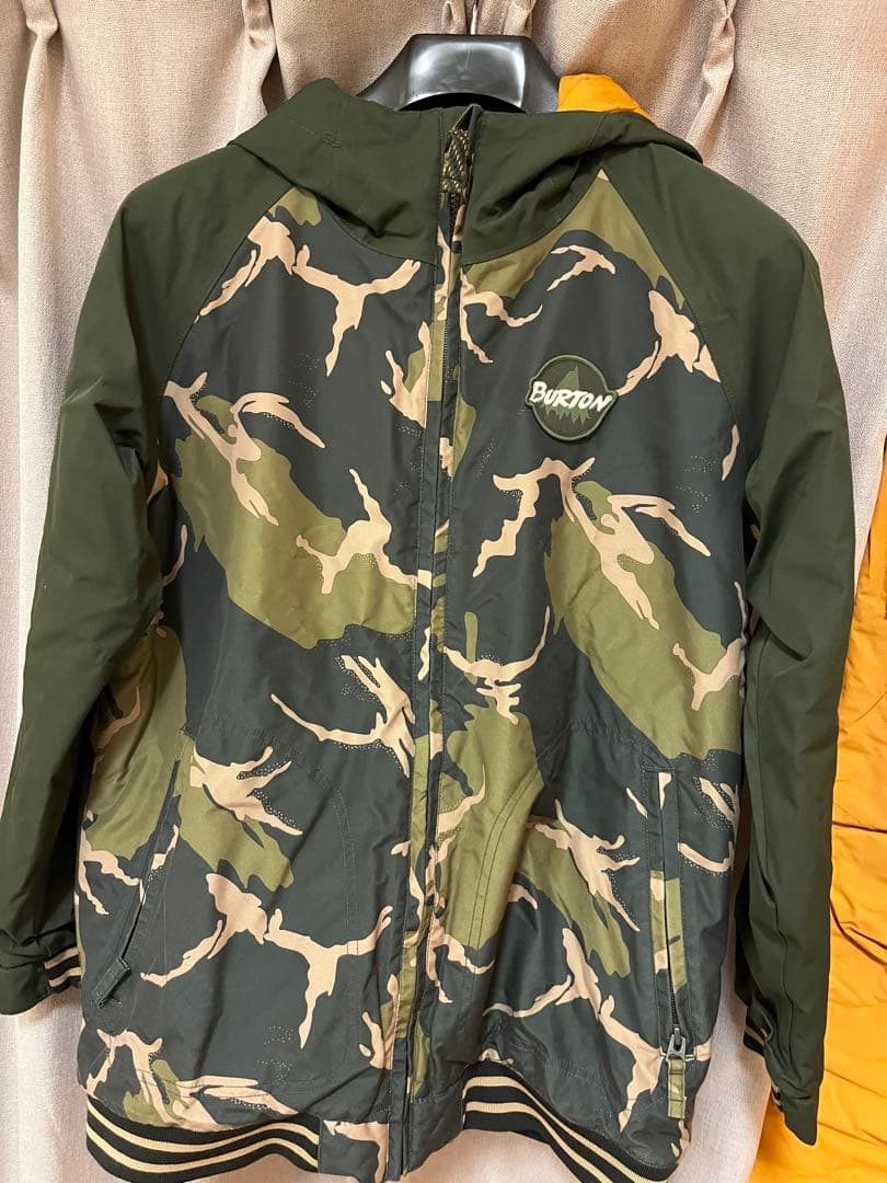 Burton カモフラージュ ジャケットとパンツ セット