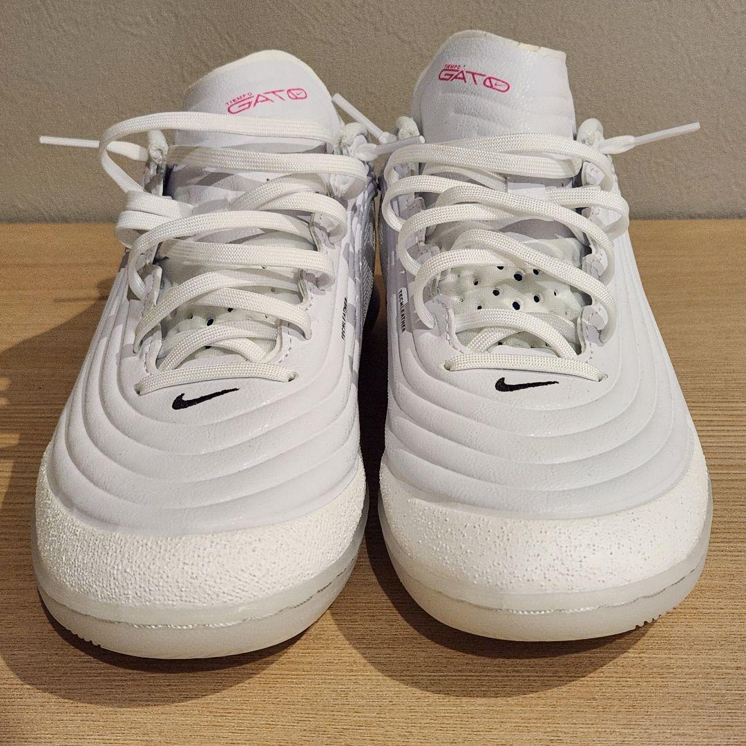 新品 ナイキ ティエンポリアクトガト フットサルシューズ 26.0cm