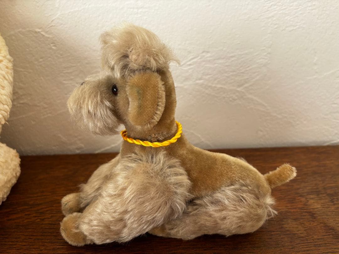 オランダ　蚤の市　犬　ぬいぐるみ　シュタイフ