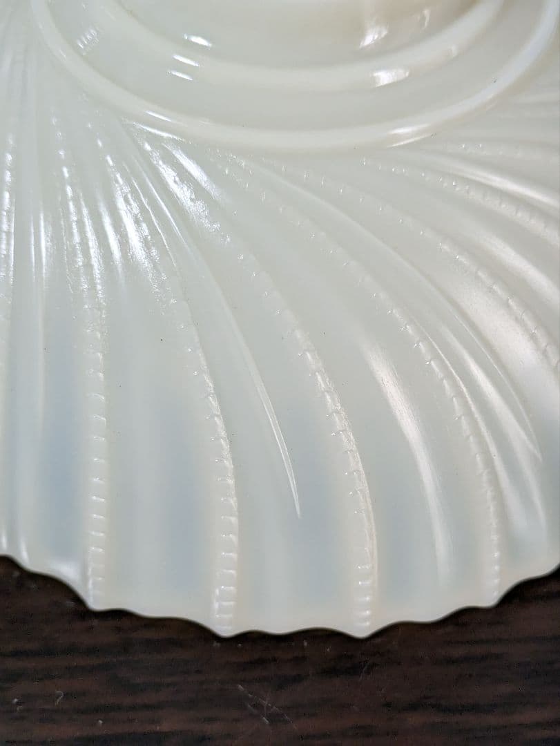 マクベス・エバンス　モナックス　ミルクガラス　リブデザインランプシェード