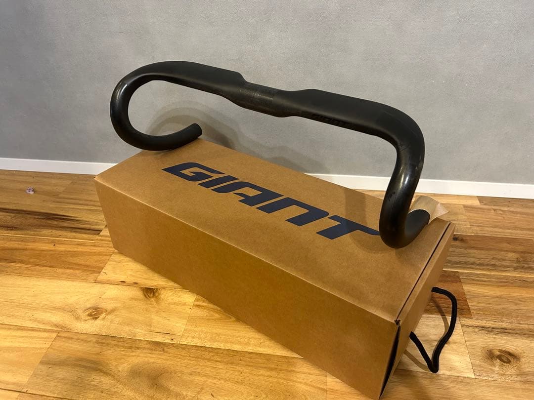 GIANT カーボンハンドル400mm未使用品