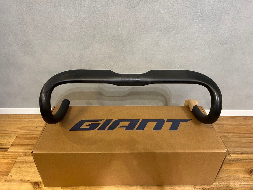 GIANT カーボンハンドル400mm未使用品