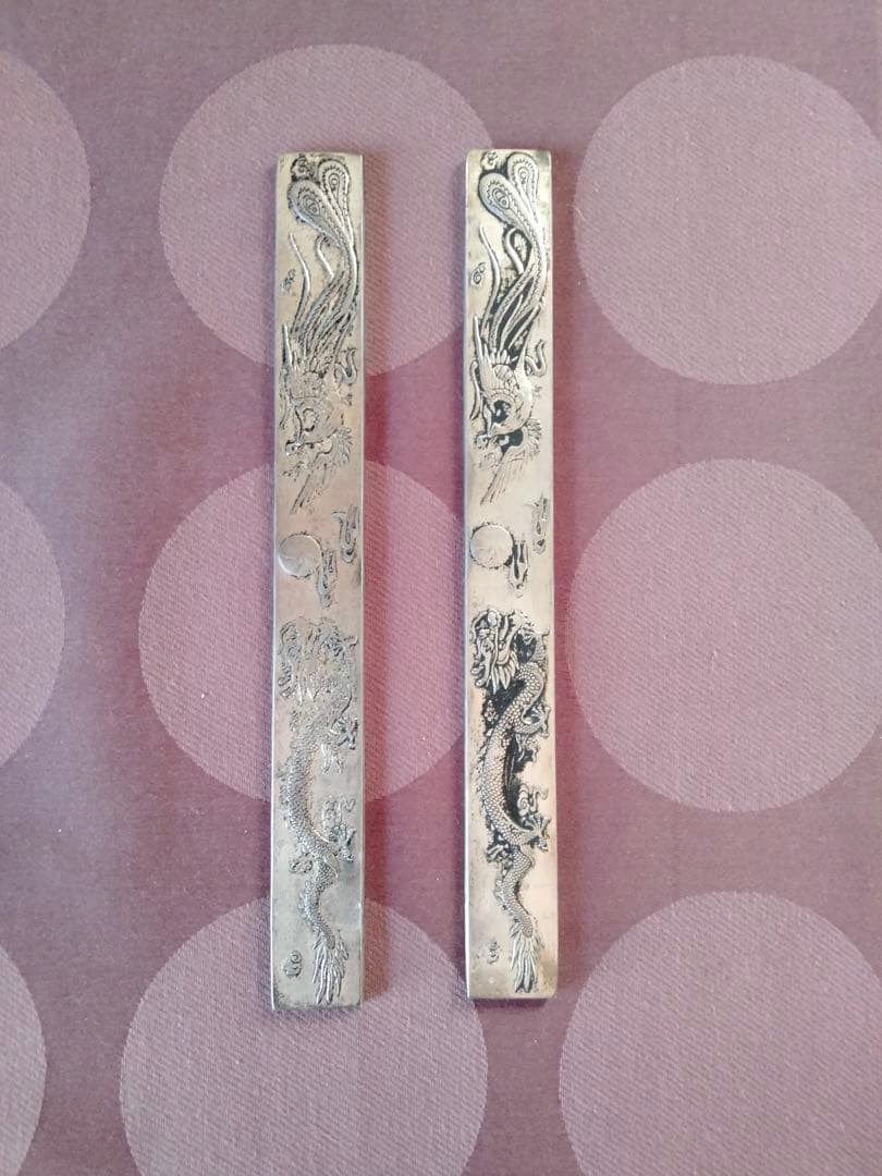 旧蔵した物中国骨董貴重希少 【中国清の時代手造り龍鳳細工彫刻純銀文鎮２点セット】