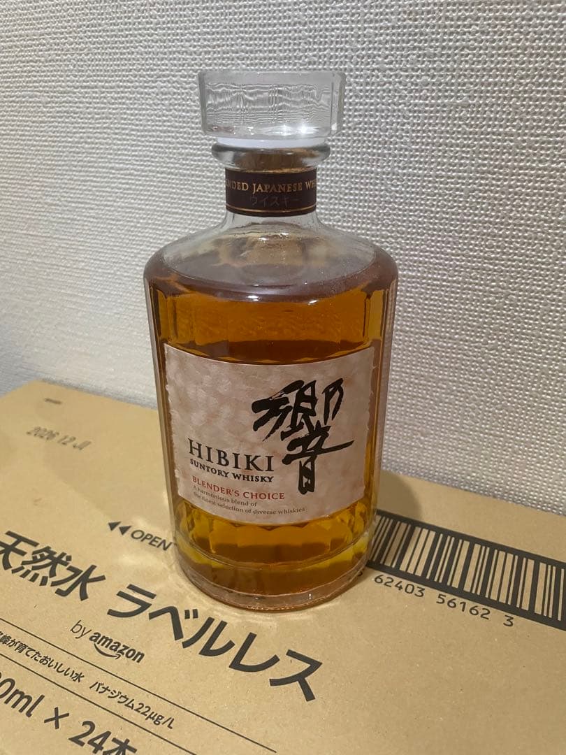 サントリーウイスキー　響　700ml