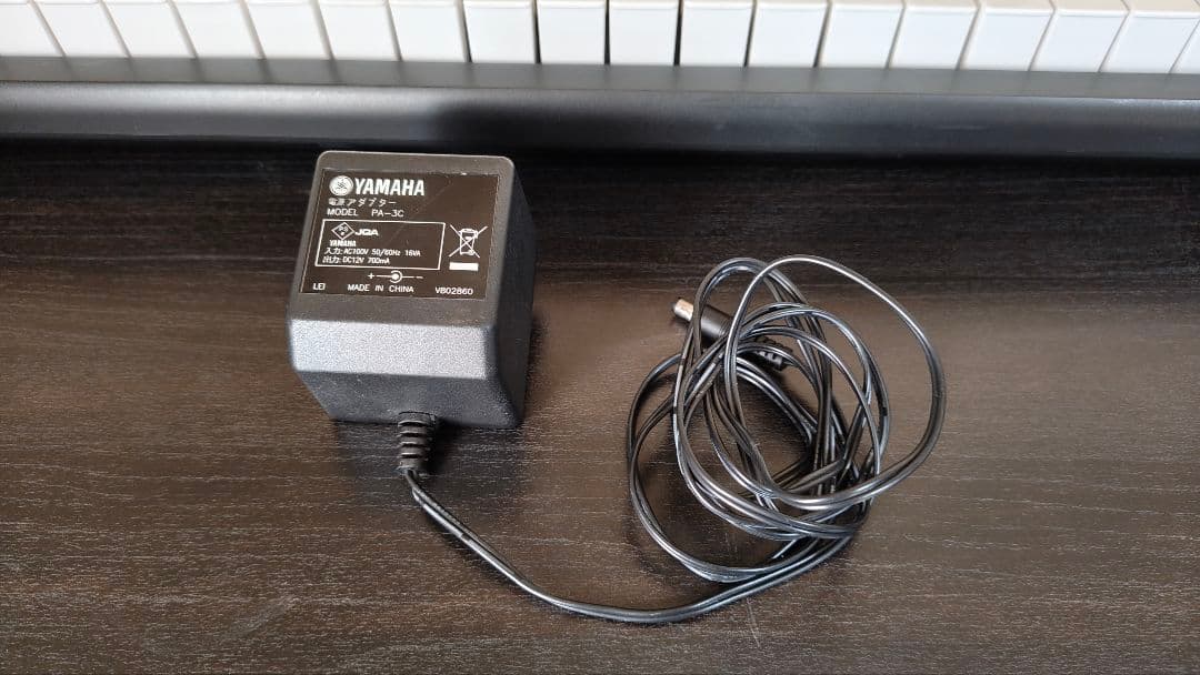 美品 ヤマハ YAMAHAキーボード piaggero ブラック NP-12B