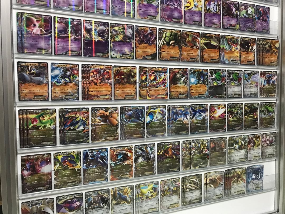 トレーディングカード　ショーケース　カードレール