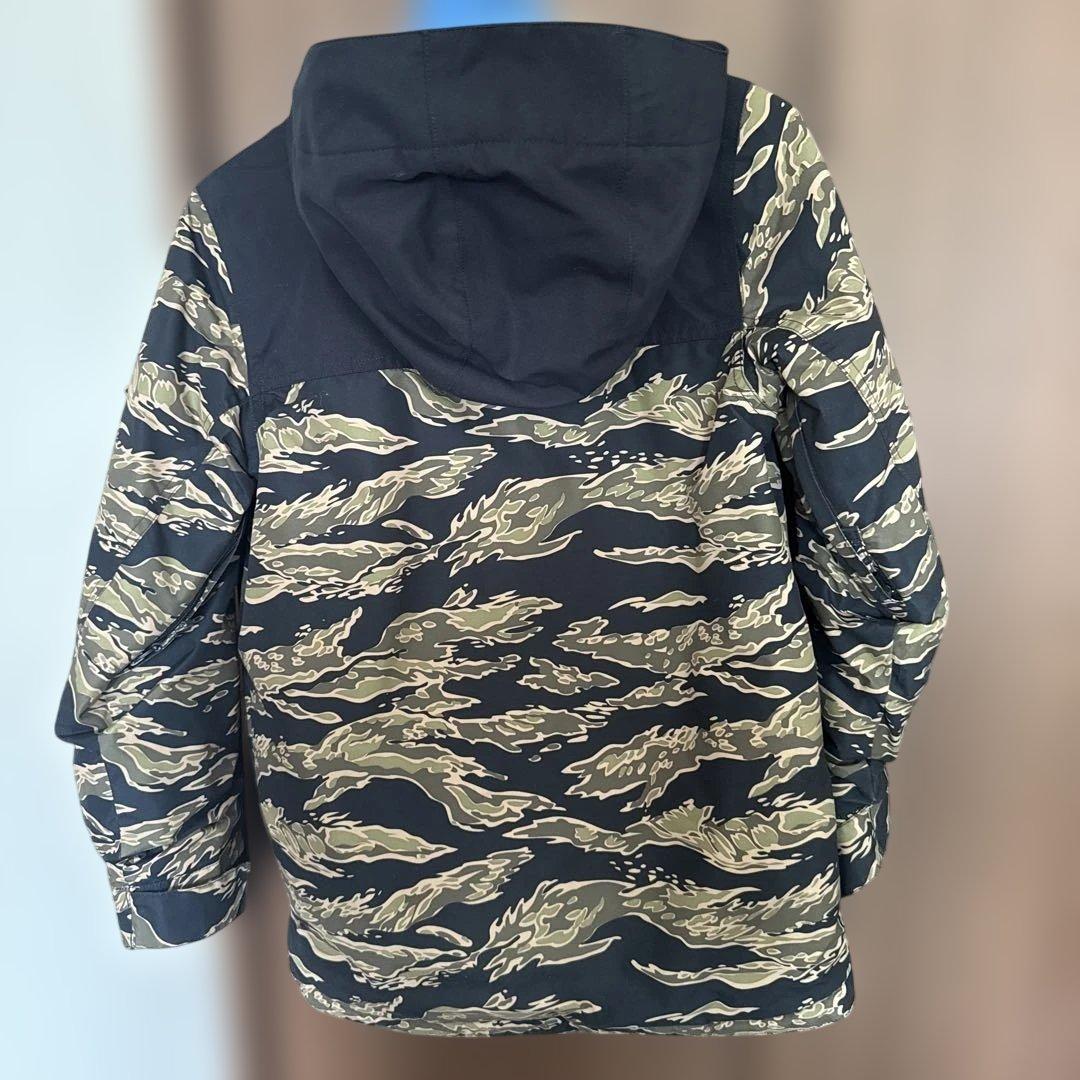 Burton 迷彩柄 フード付きスノーボードウェアMサイズ