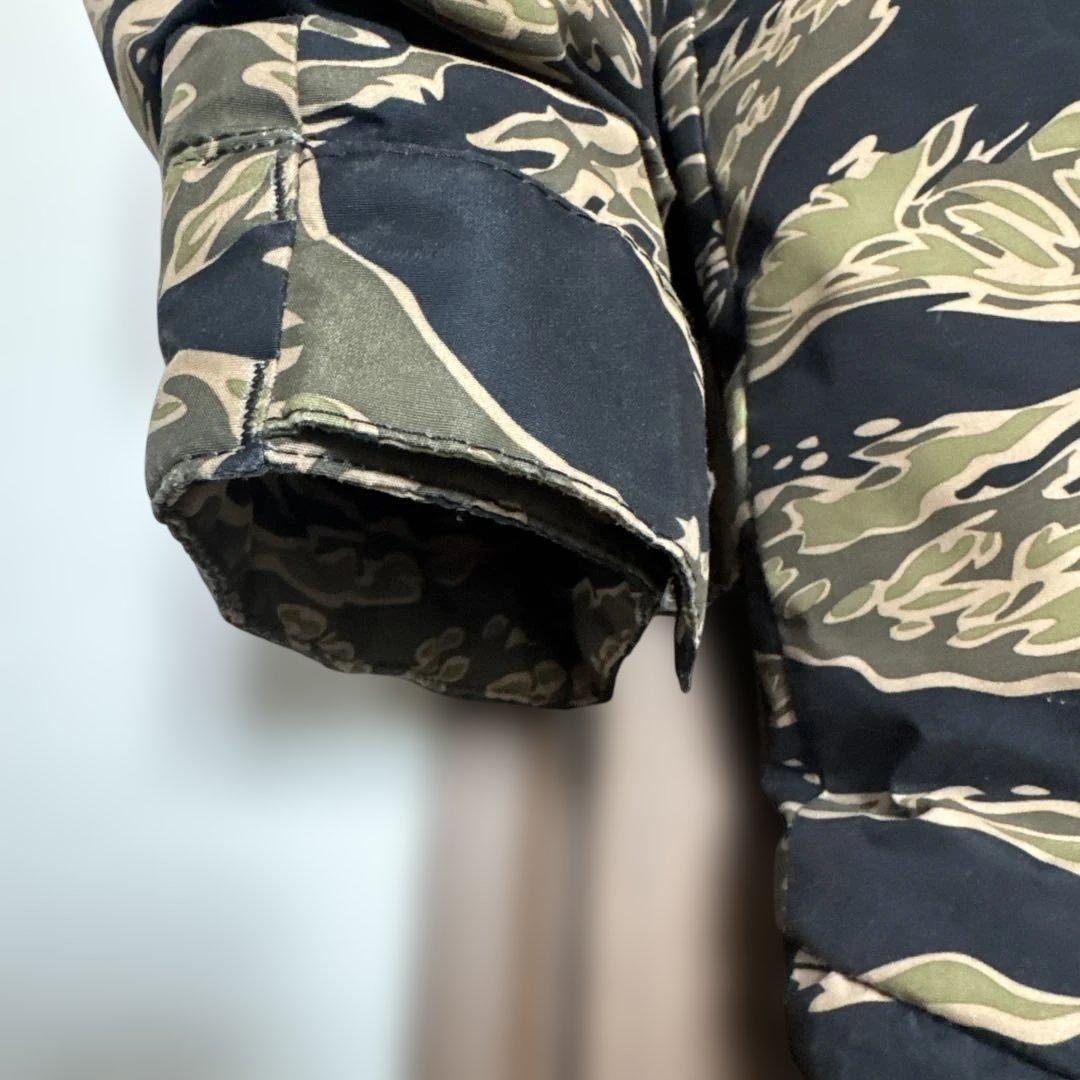 Burton 迷彩柄 フード付きスノーボードウェアMサイズ