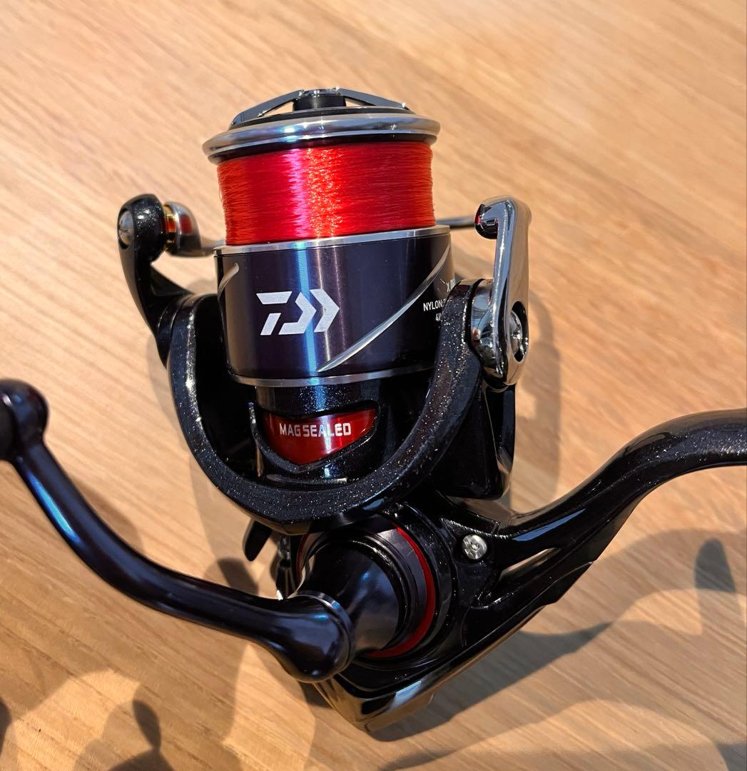 【中古】ダイワリール　20月下美人X LT2000S