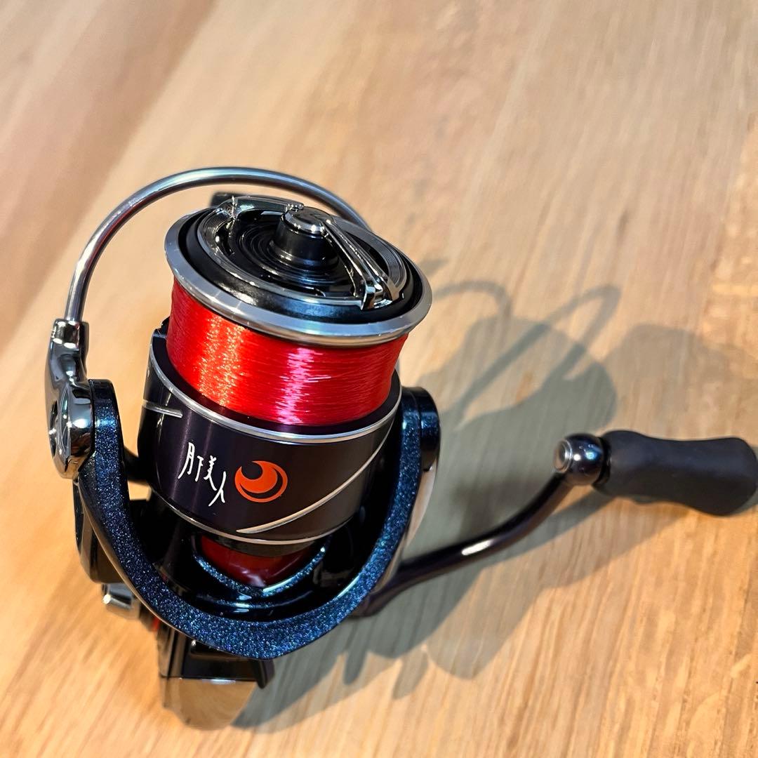 【中古】ダイワリール　20月下美人X LT2000S