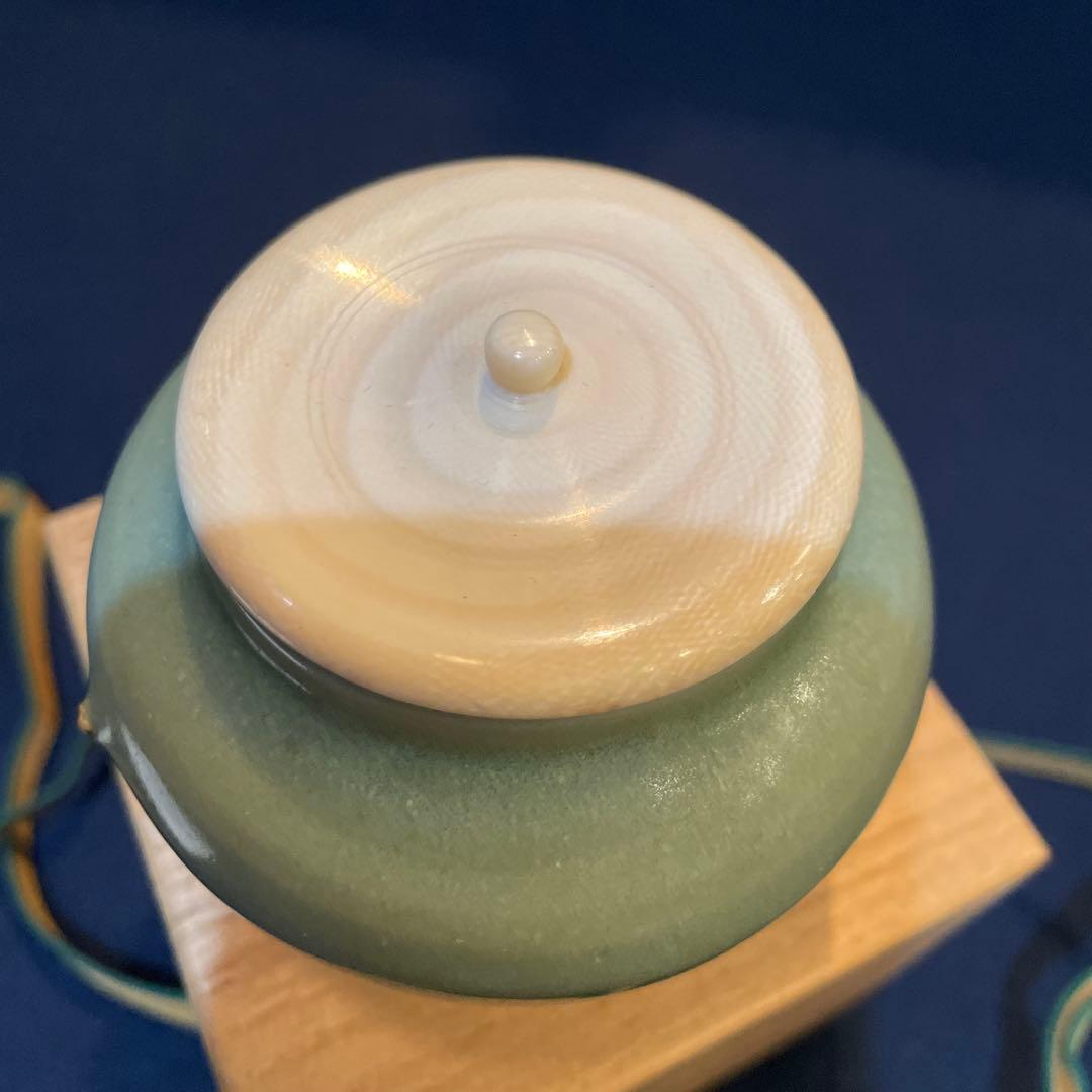 時代物「茶入」裏千家15代家元【鵬雲斎】書付の『青磁の茶入』です。