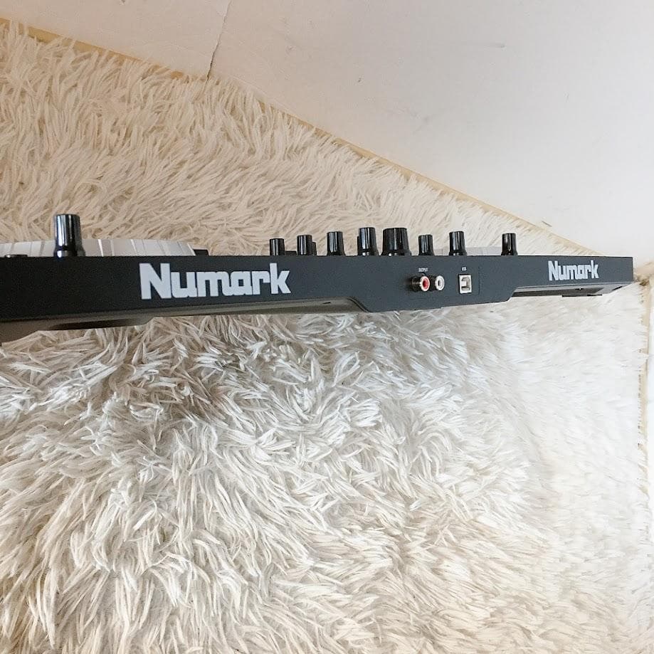 NUMARK MIXTRACK PRO 3 SERATO DJコントローラー