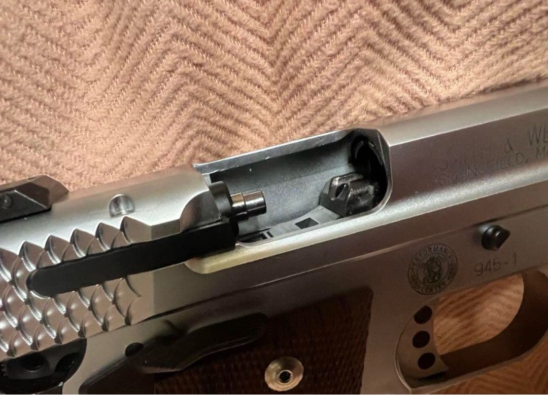 KSC S&WパフォーマンスセンターM945 ガスブローバック　ガスガン