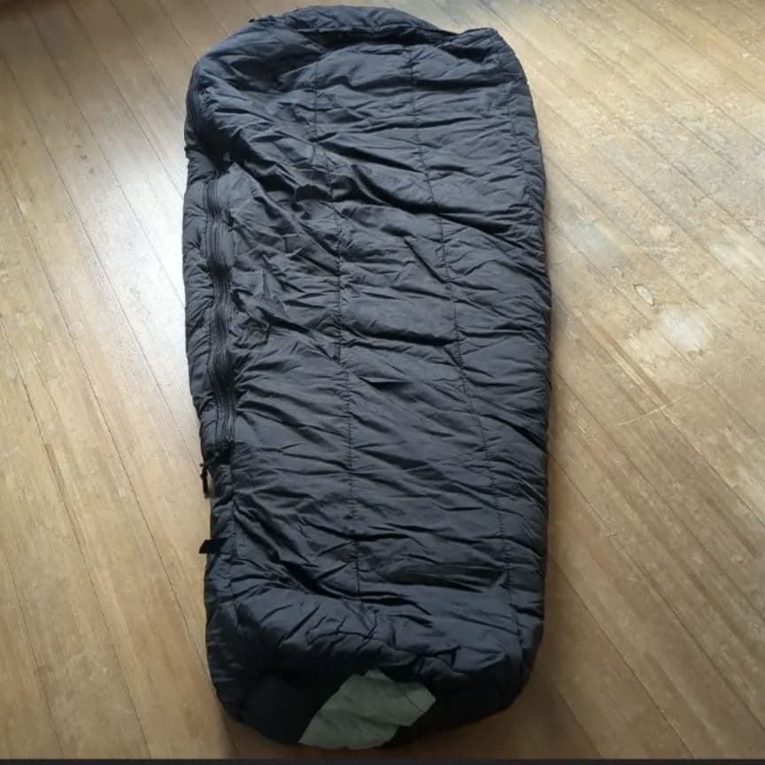 米軍実物　寝袋　シュラフ　スリーピングバッグ　ゴアテックスカバー　収納袋