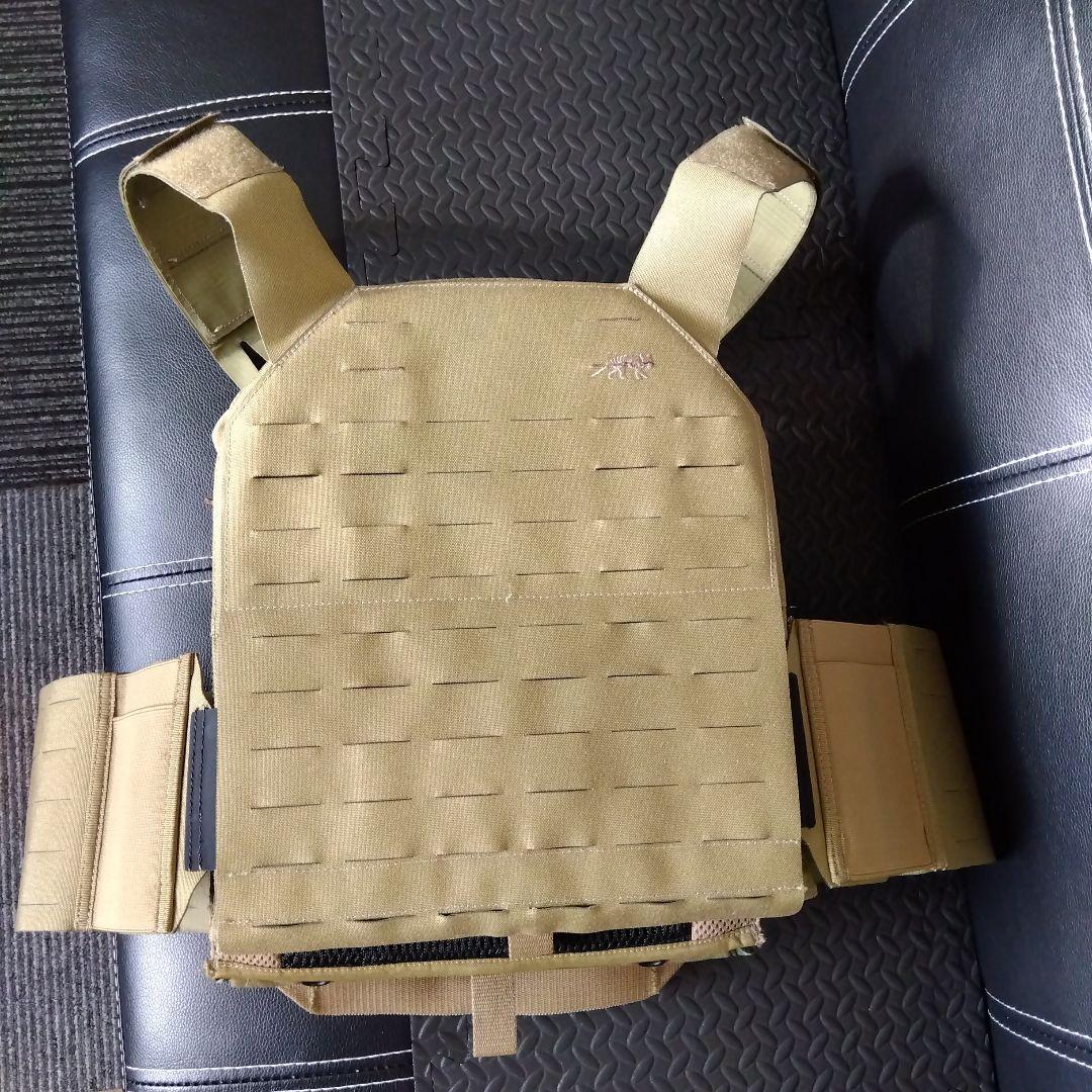 タスマニアンタイガー プレートキャリア　カーキ