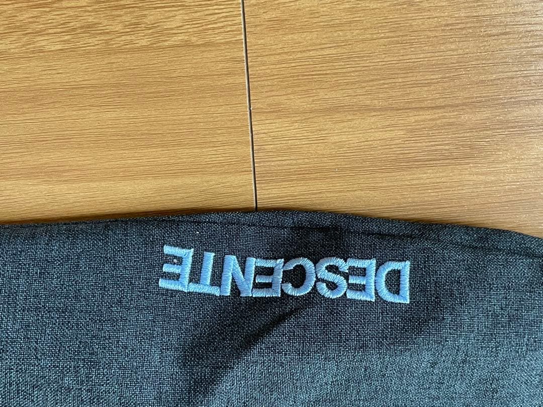 美品早い者勝ち‼️150㎝　DESCENTEスキーウエアー