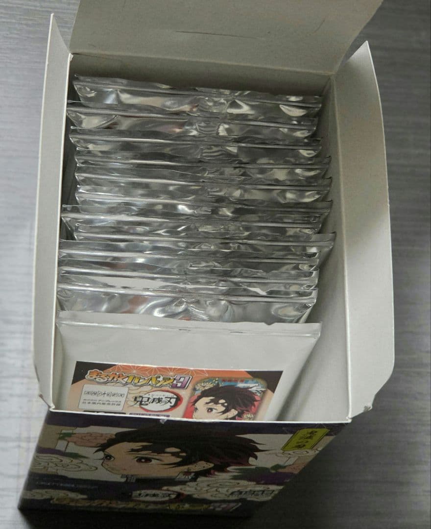 鬼滅の刃　まるかくカンバッジ　セット売り