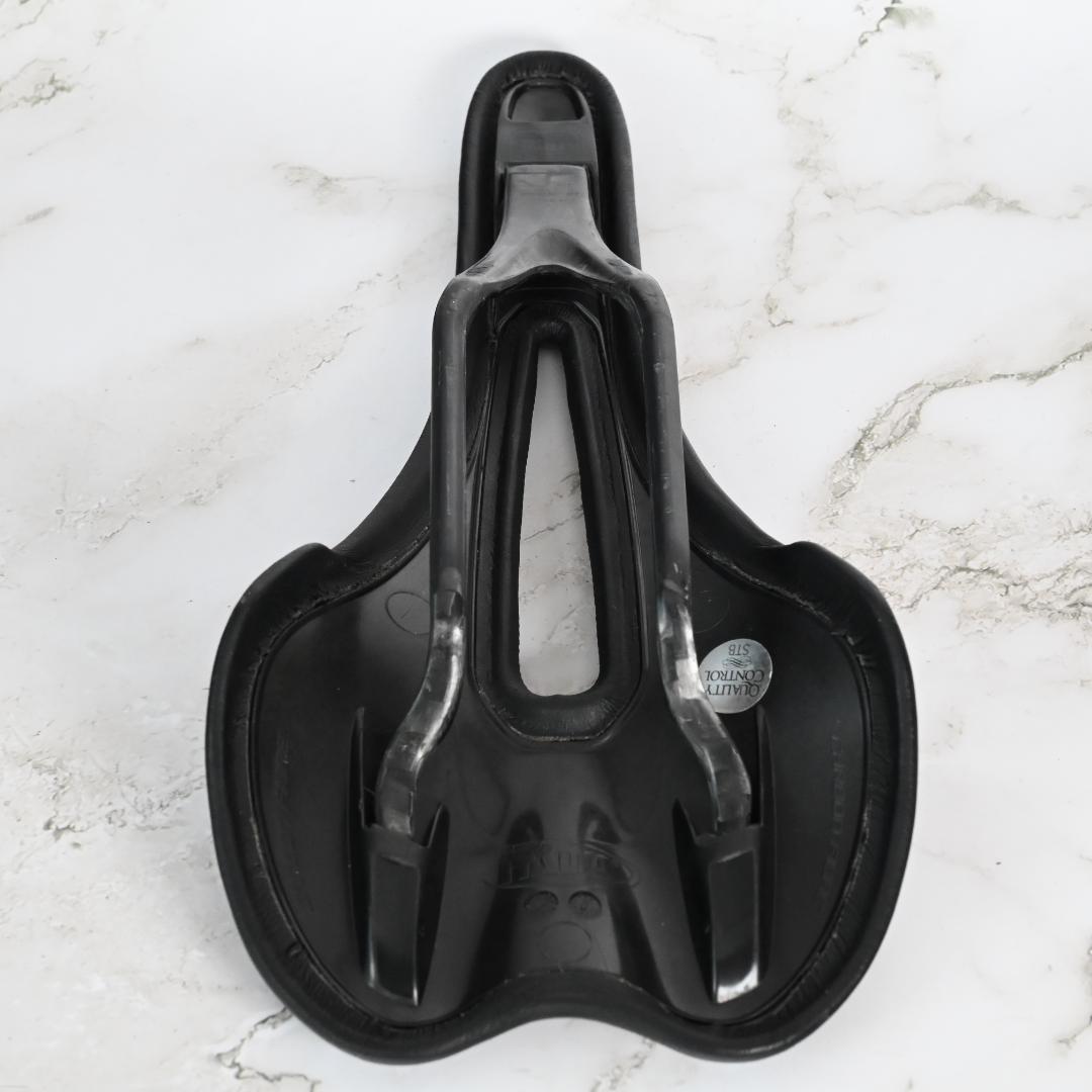 セライタリアSLR キットカルボニオ フロー