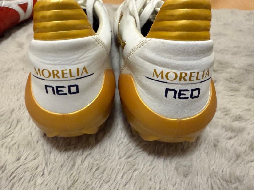 サッカースパイク　ミズノ　モレリアネオ2 ビクトリーゴールド