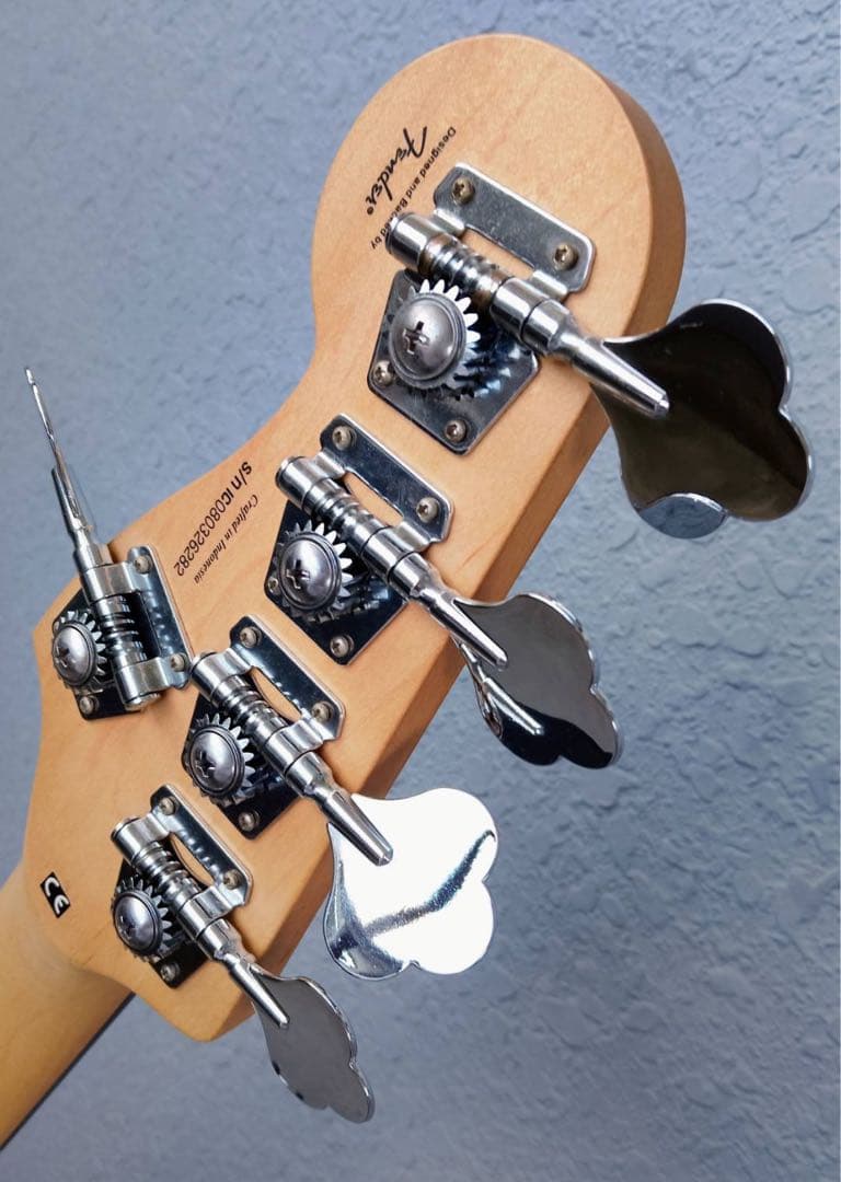 ベース Squier by Fender DeluxeJazzBass Active V