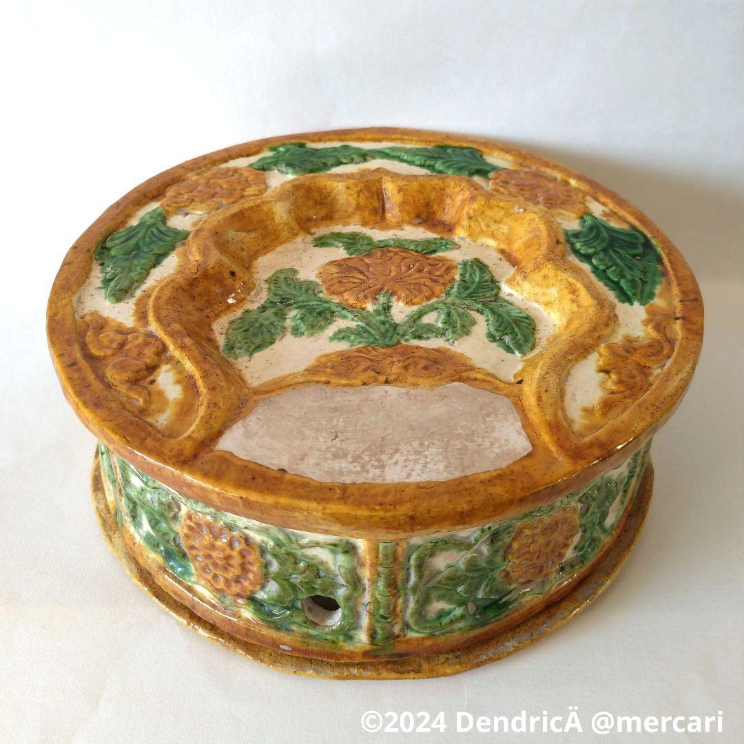 中国アンティーク陶器　遼三彩風　印花牡丹紋硯　アジア