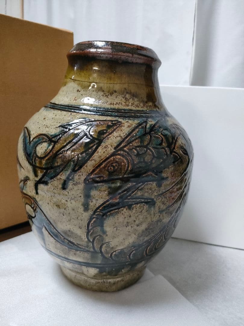 やちむん金城次郎　壺　 魚紋（5）＋海老魚紋（3）計８　希少品　高さ 28cm
