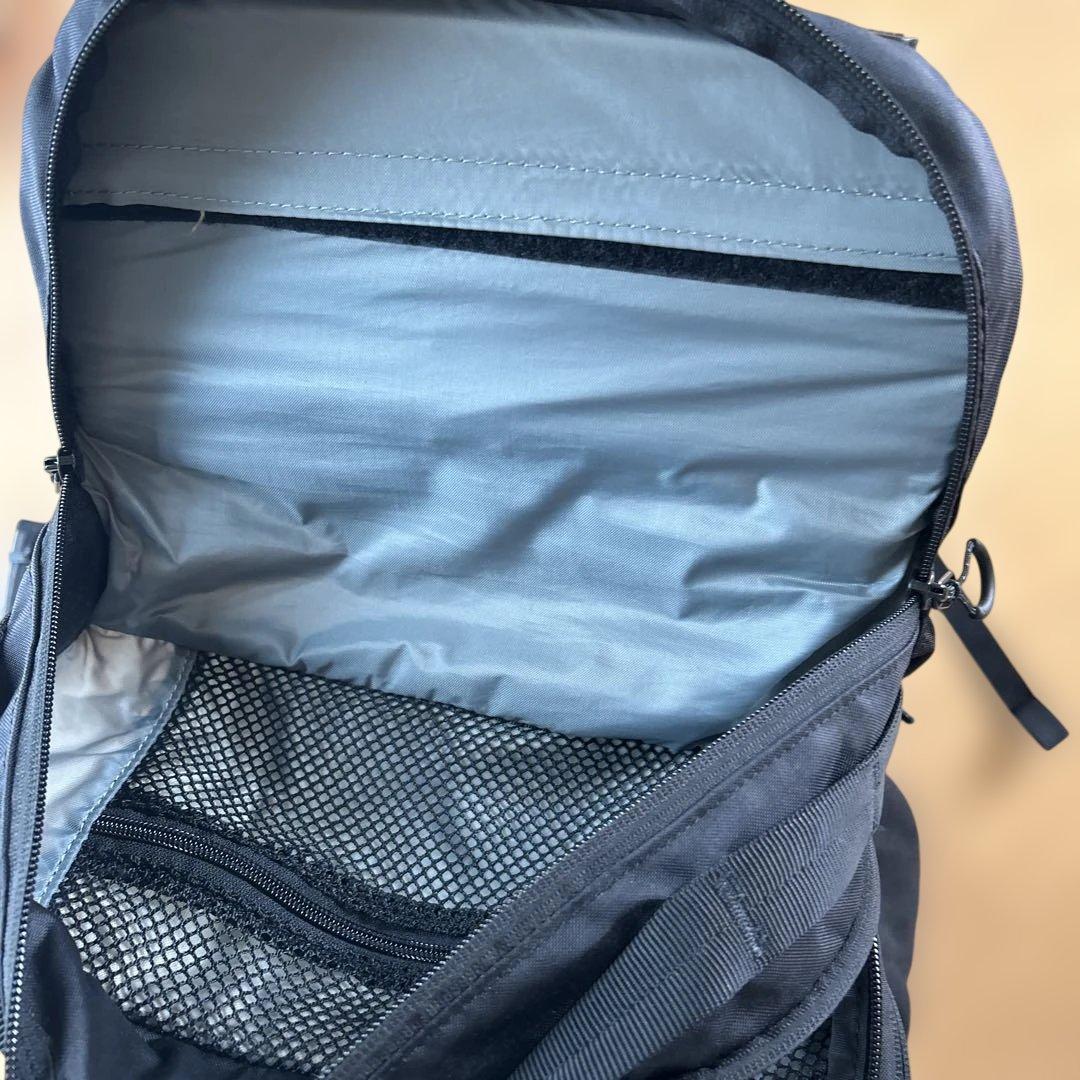 DAKINE POACHER 36 ブラック バックパック