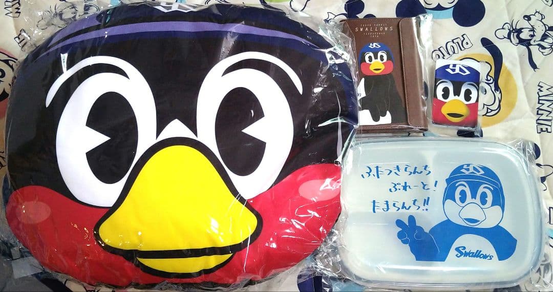 ヤクルトスワローズ　キャップ　ボール等セット