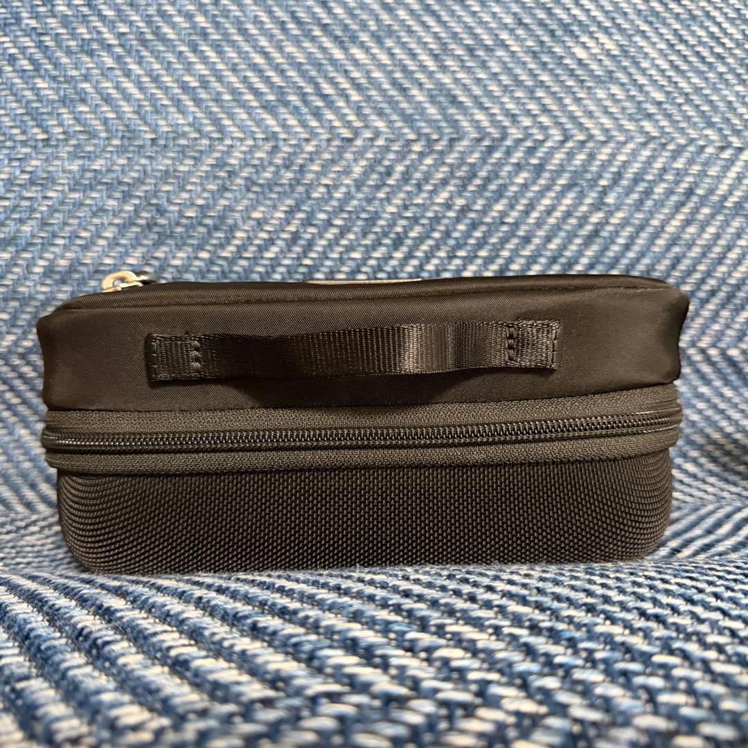 【美品】TUMI トラベルポーチ ガジェットケース 黒 匿名配送