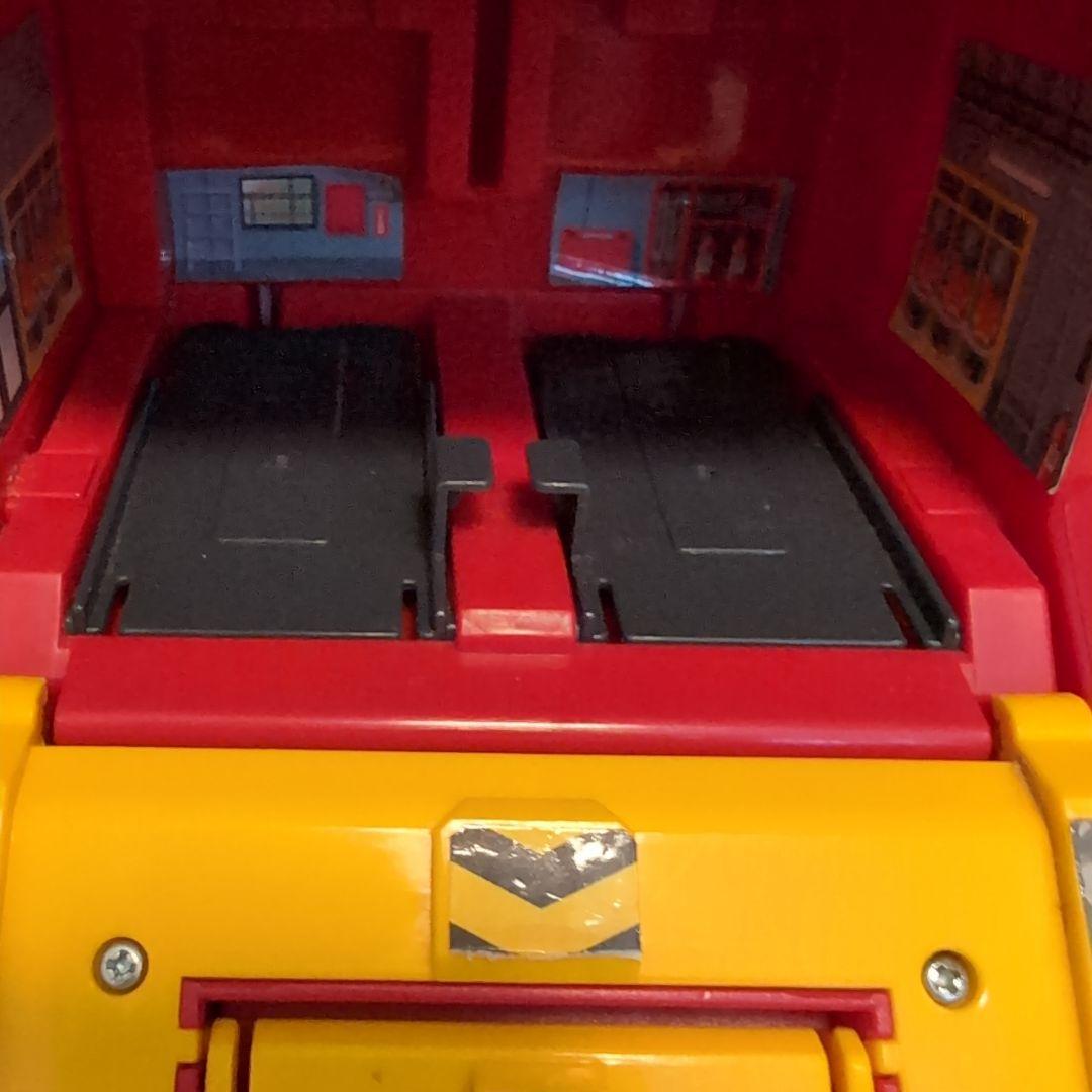 トミカ 変形ファイヤーステーション & ビックファイヤーエンジン セット