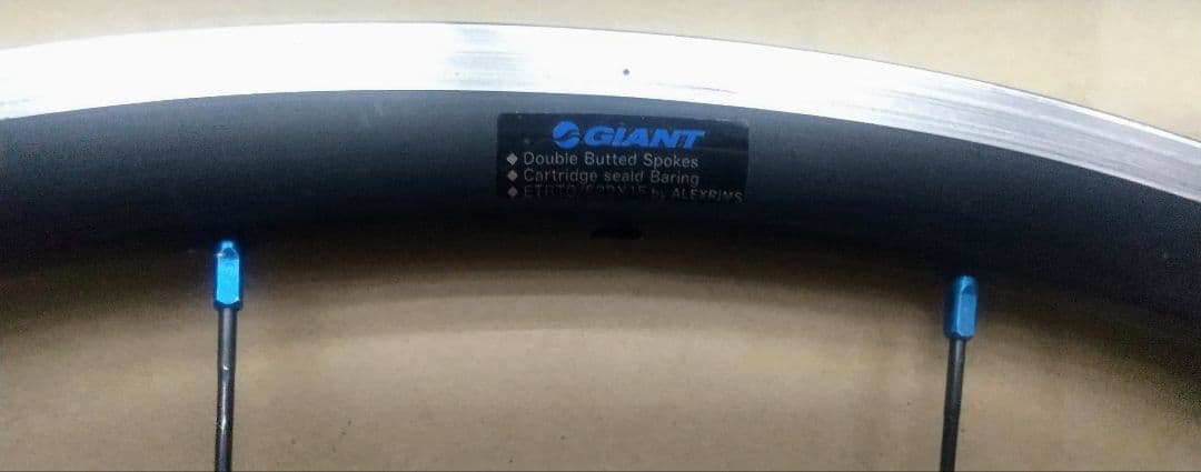 ジャイアント ESCAPE AIR LTD リアホイール　美品