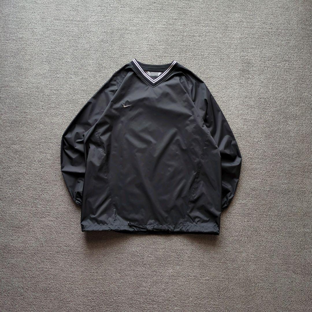 美品ナイキナイロンジャケットピステワンポイント刺繍バックプリント黒L