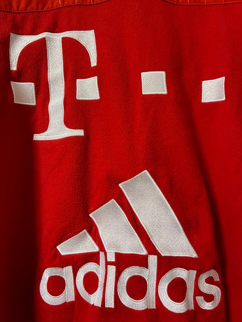 FCバイエルンミュンヘン 支給 トレーニングトップ