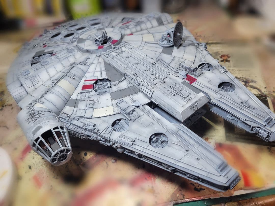 ミレニアム・ファルコン 1/72スケールモデル　完成品