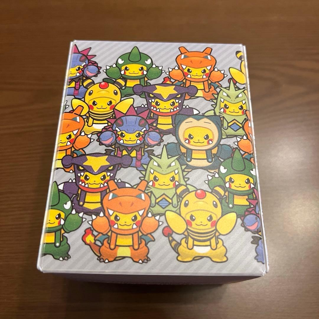 ポンチョを着たピカチュウ　集合　ポケカ　デッキケース
