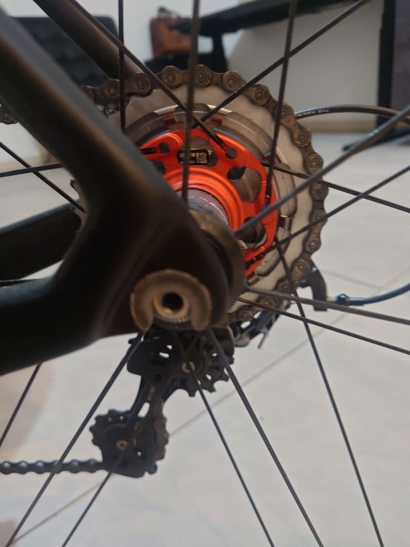 カンパニョーロ BORA ULTRA 50　レッドフランジ