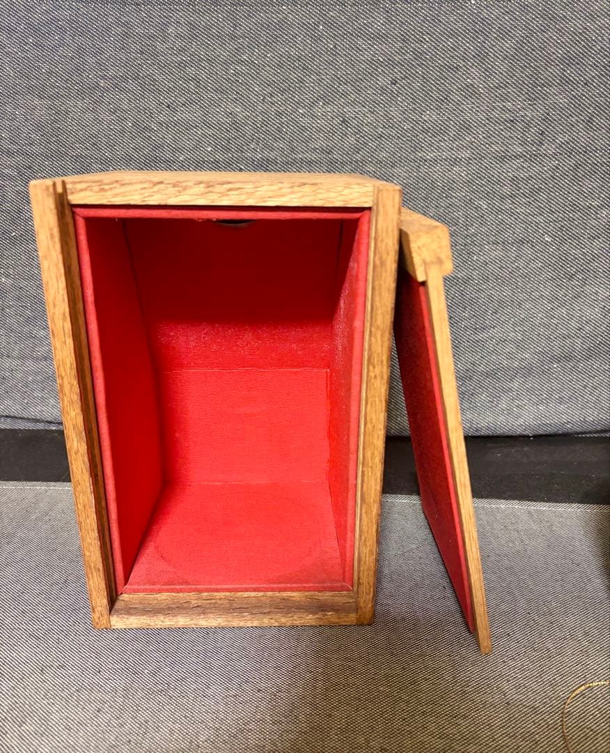 サントリー　ザ・ウイスキー　有田焼ボトル　特級　箱付き未開封