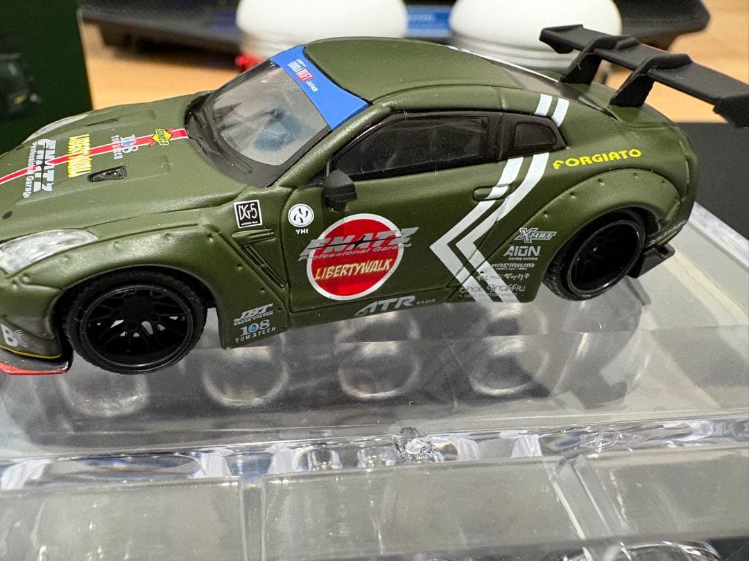 MINI GT LBWK Zero Fighter GT-R R35 香港限定