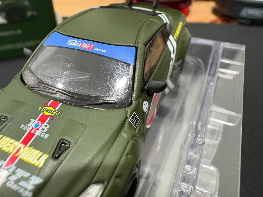 MINI GT LBWK Zero Fighter GT-R R35 香港限定