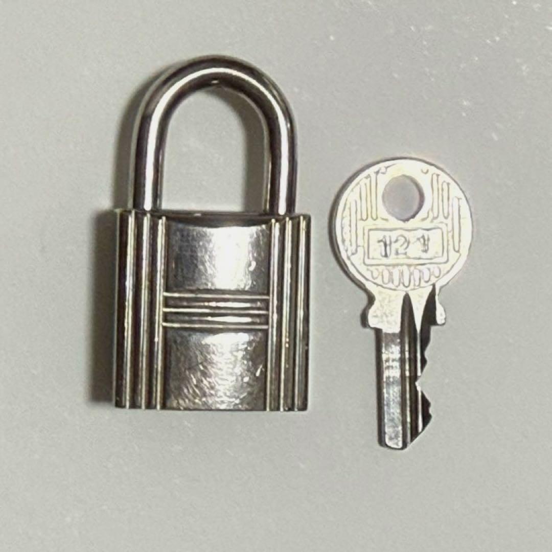 HERMES カデナ　No.121 南京錠 鍵付き