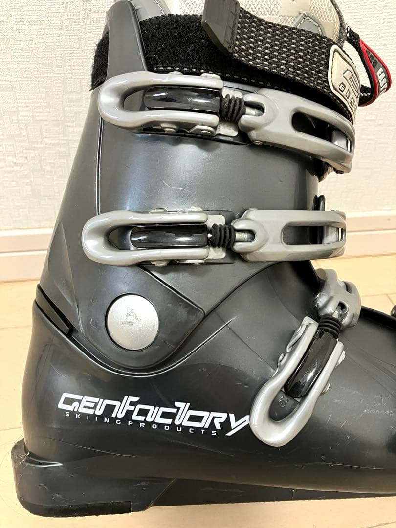 GEN FACTORY スキーブーツ 27.0ぐらい？　ゲンファクトリ