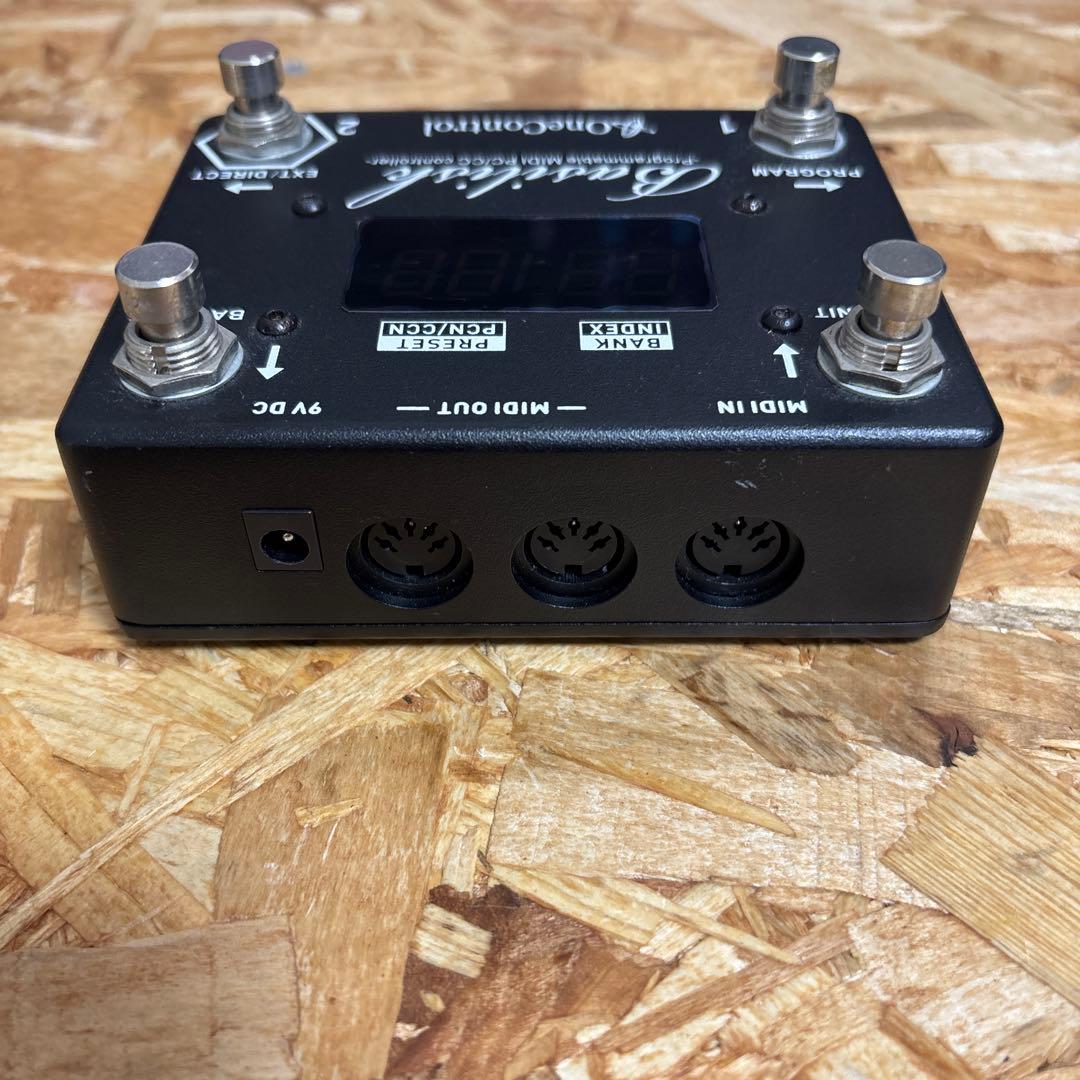 One Control Basilisk MIDIコントローラー　スイッチャー
