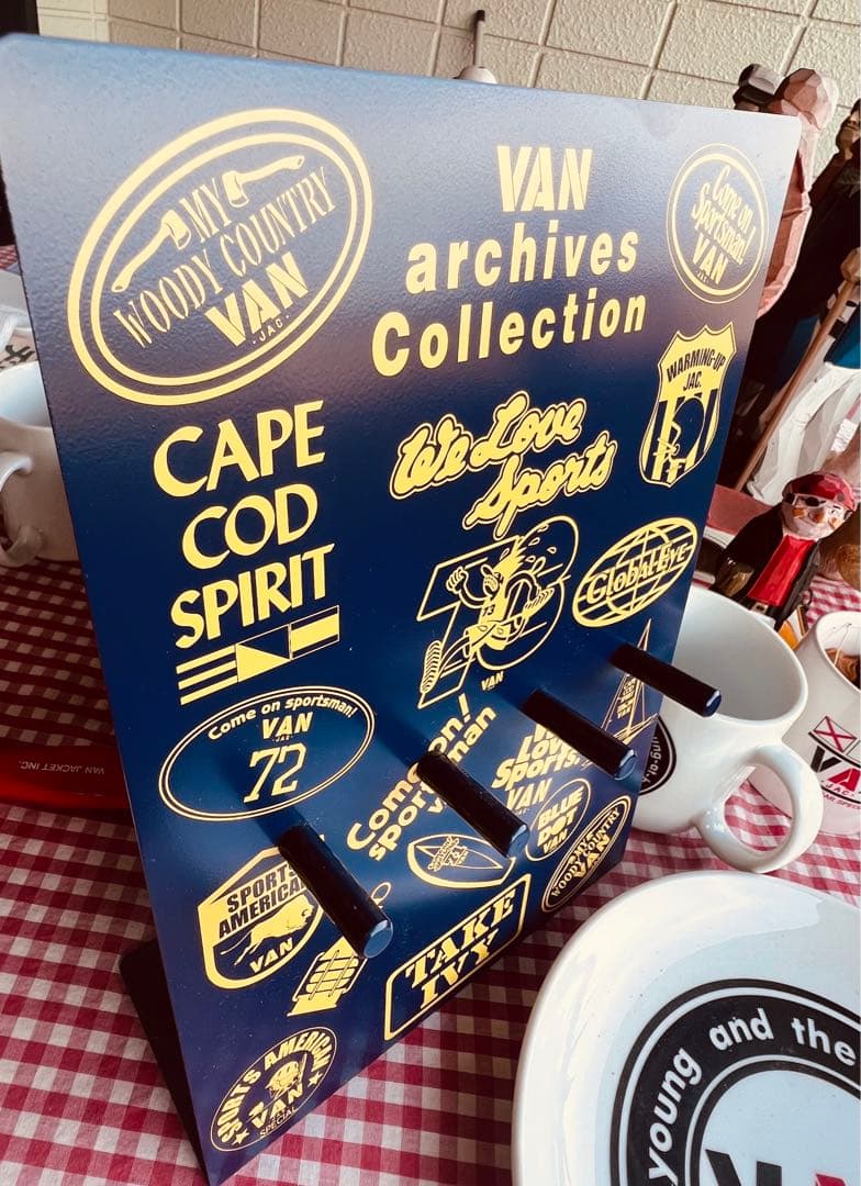 値引VAN キーホルダー掛けスタンドstandスチール製A4サイズ