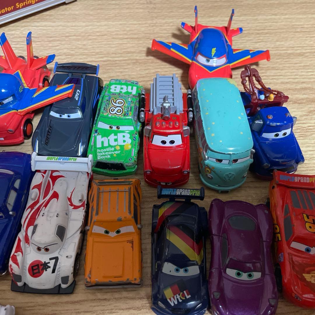 カーズ トミカ たくさんのせよう！大きなマック 廃盤品 トミカ30台➕2台