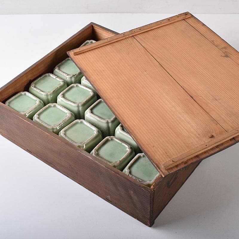 和食器　瀬戸焼　古瀬戸　楼閣山水文　猪口　二十人前　時代箱付　V　R8205B