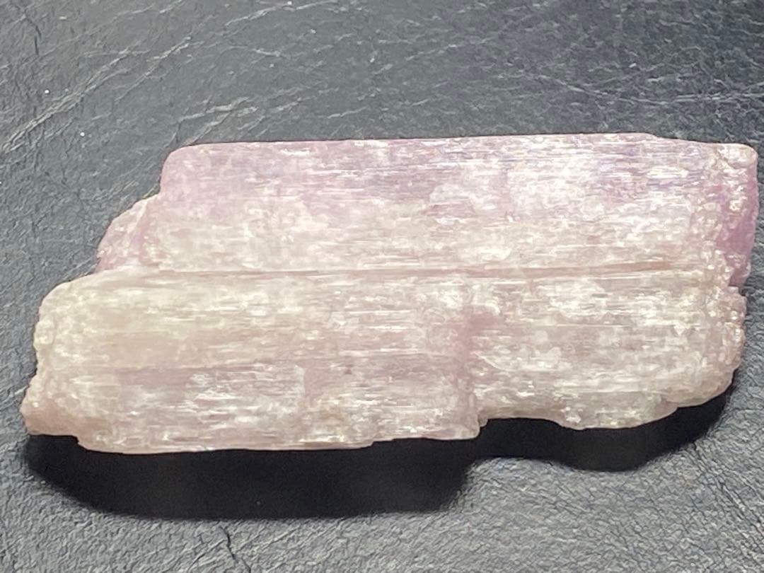 クンツァイト　リチア輝石　104g